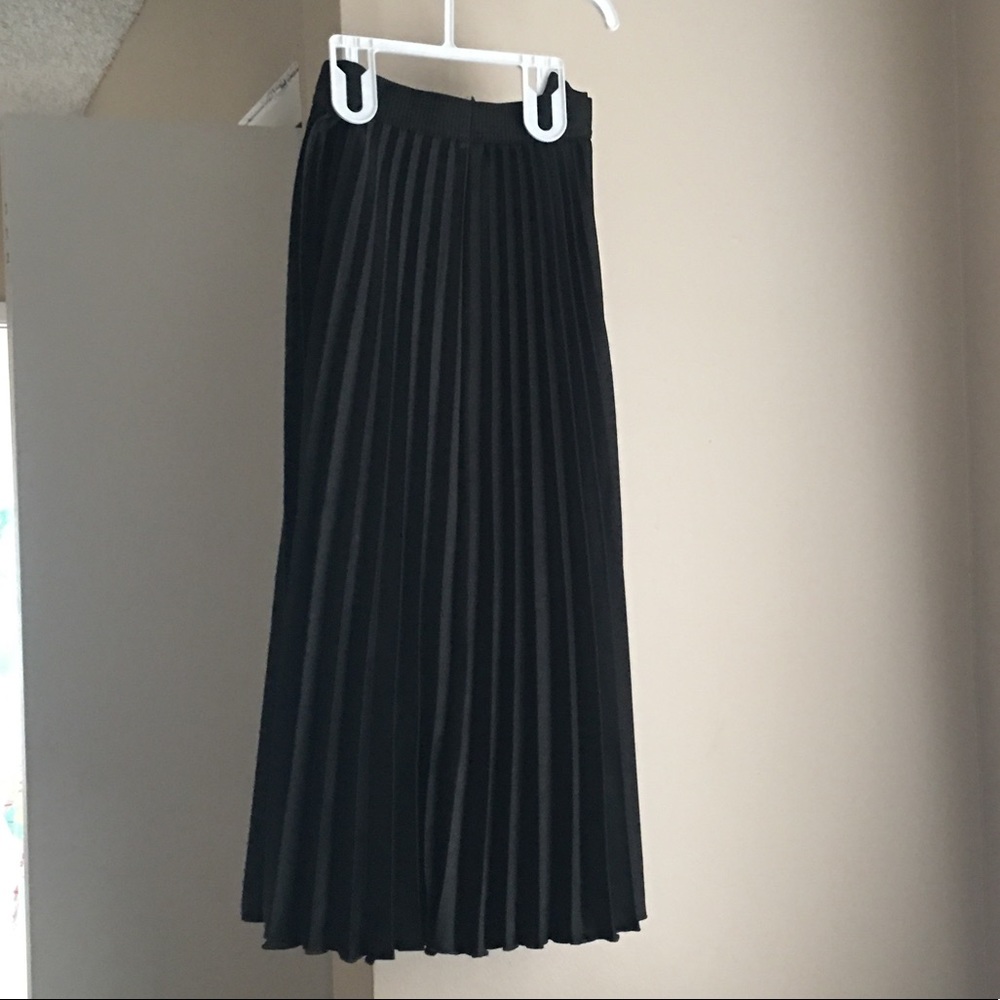Pleated skirt
